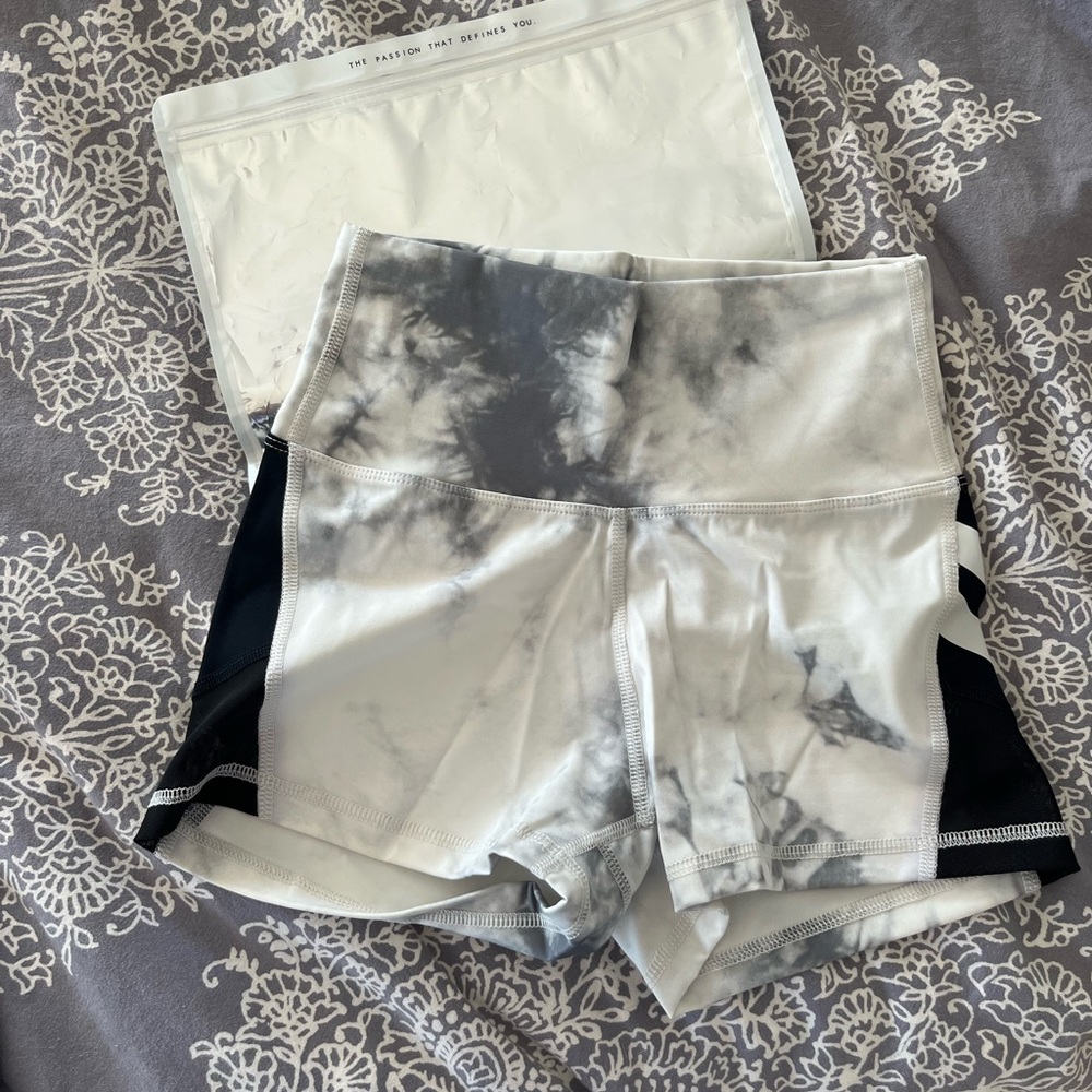 NEW Virus Box Tech Shorts XS